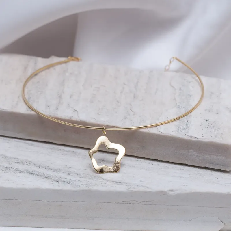 COLAR ARO COM PINGENTE ORGÂNICO BANHO OURO 18K