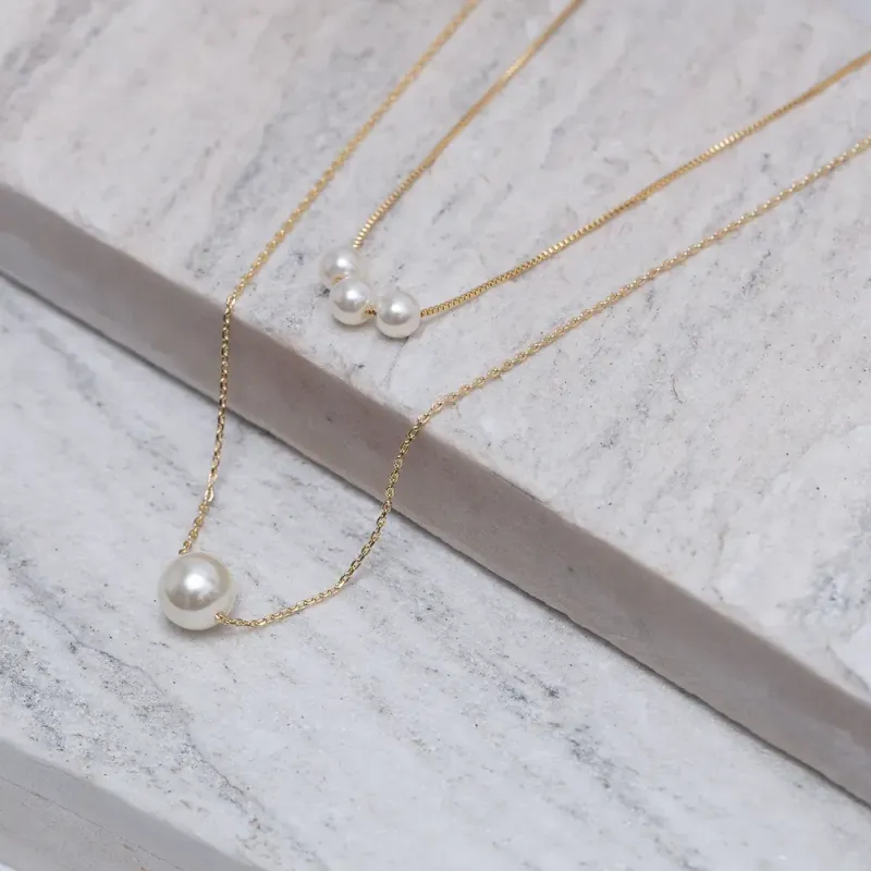 COLAR LONGO CORRENTE DUPLA COM PÉROLAS BANHO OURO 18K