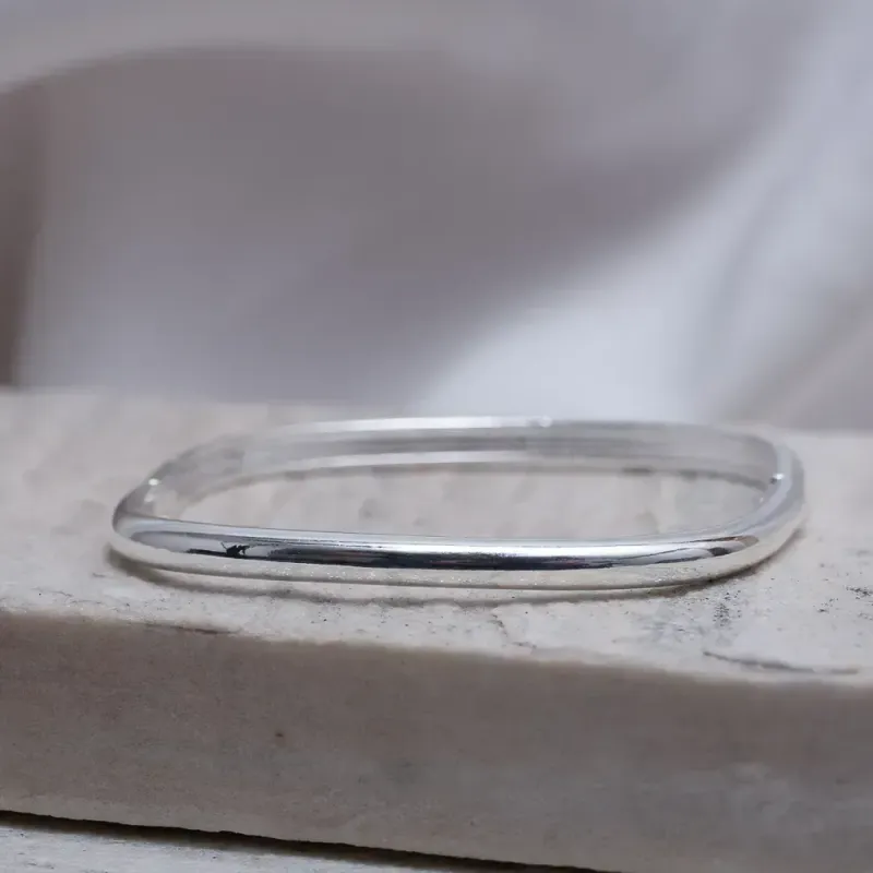 BRACELETE QUADRADO LISO BANHO PRATA