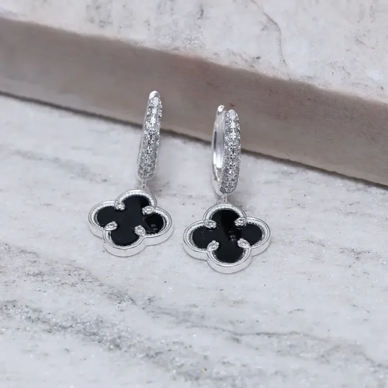 BRINCO ARGOLA CRAVEJADA COM VIRGINIA PRETO BANHO PRATA