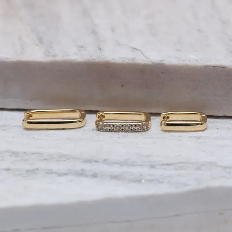 BRINCO ARGOLA P RETANGULAR FINA BANHO OURO 18K