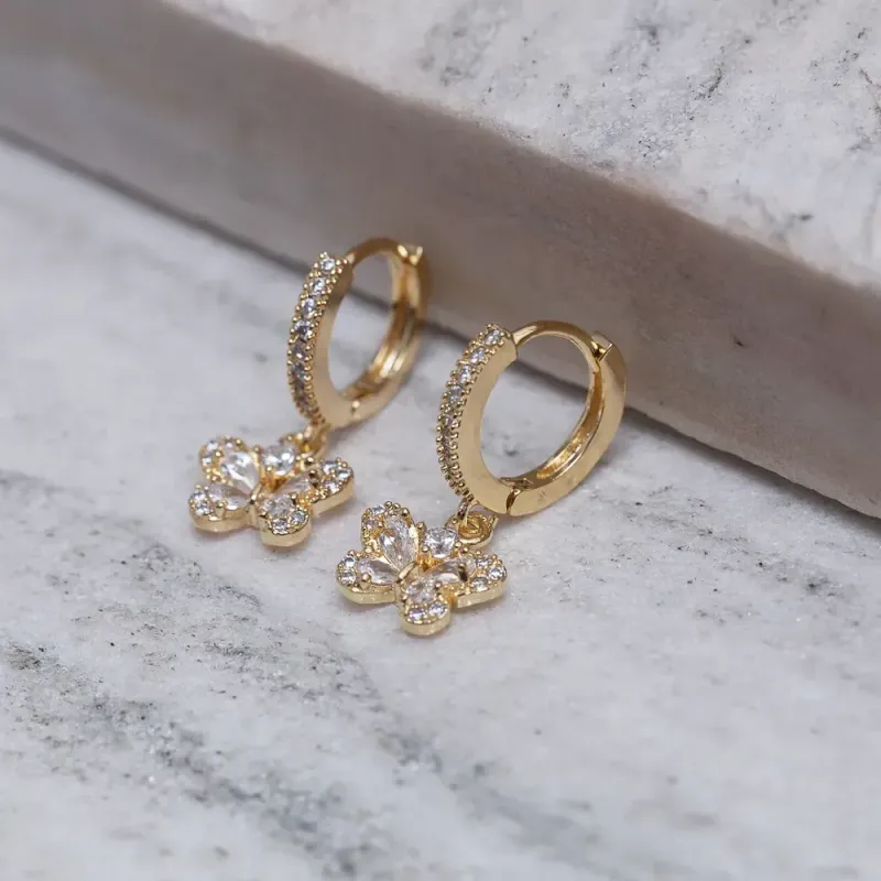 BRINCO ARGOLINHA BORBOLETA CRISTAL BANHO OURO 18K