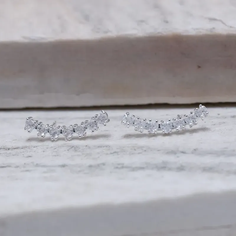 BRINCO EAR CUFF CORAÇÕES CRISTAIS BANHO PRATA