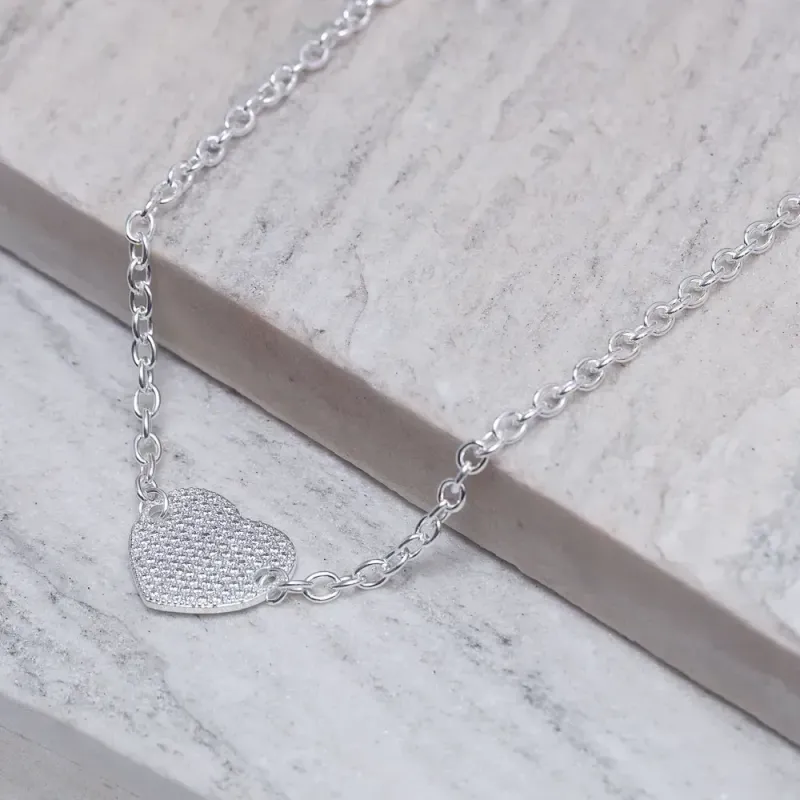 CHOKER ELOS COM CORAÇÃO CRAVEJADO BANHO PRATA