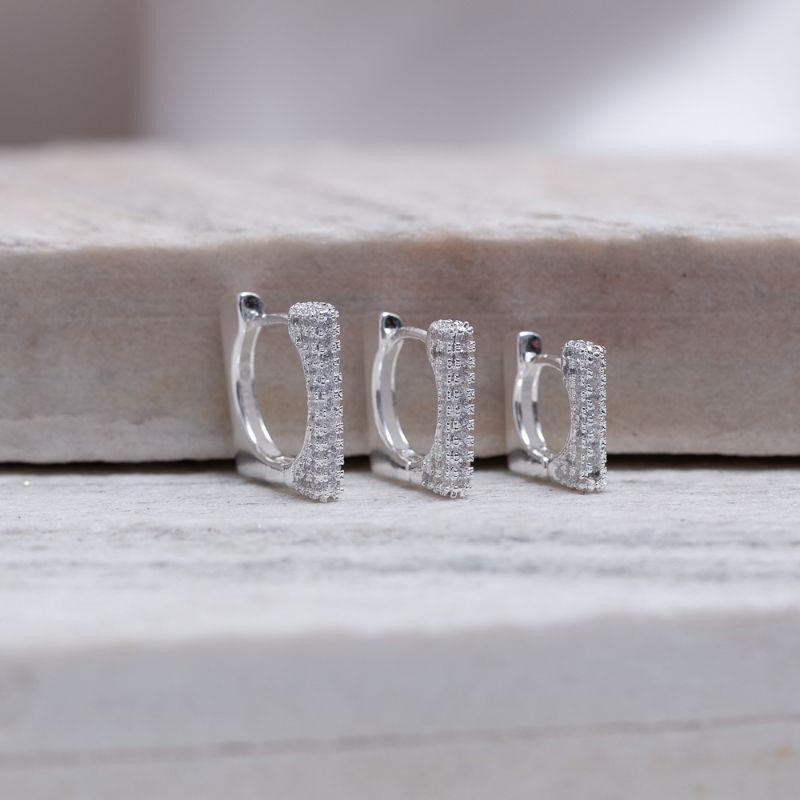 BRINCO ARGOLA M QUADRADA CRAVEJADA BANHO PRATA
