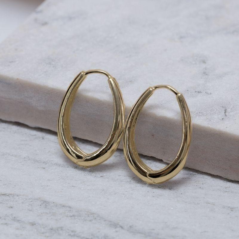 BRINCO ARGOLA OVAL LISA BANHO OURO 18K