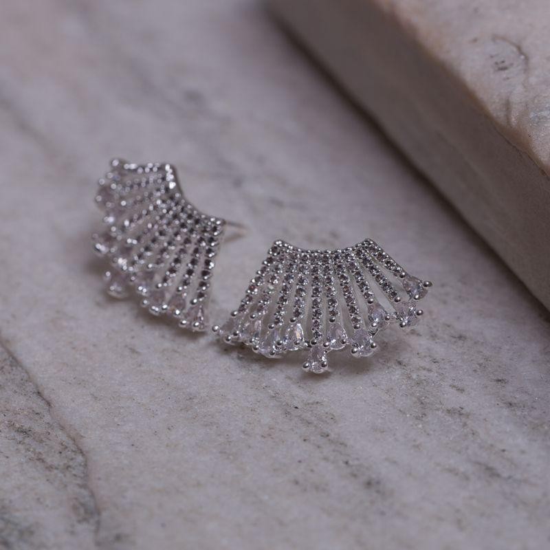 BRINCO EAR CUFF CRAVEJADO COM ZIRCÔNIAS CRISTAIS BANHO PRATA