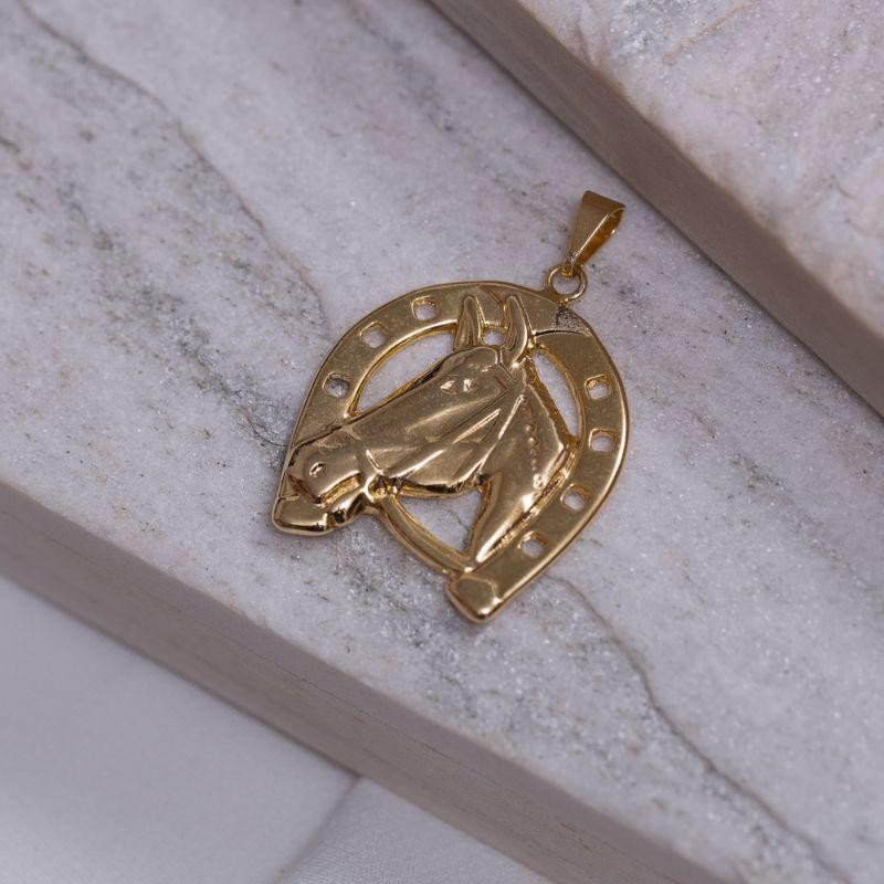PINGENTE CAVALO FERRADURA M BANHO OURO 18K