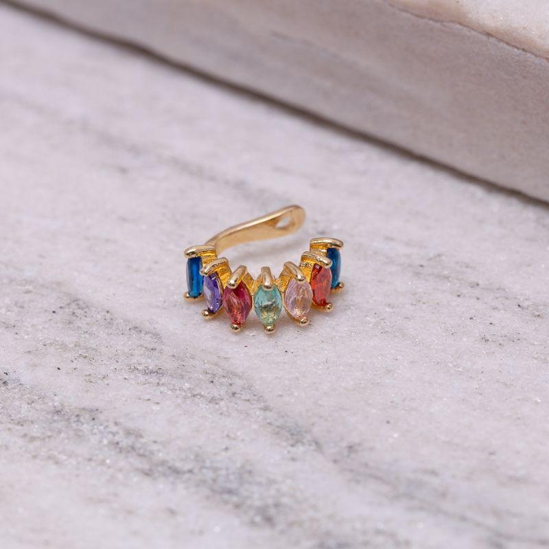 BRINCO FAKE COM PEDRAS COLORIDA BANHO OURO 18K