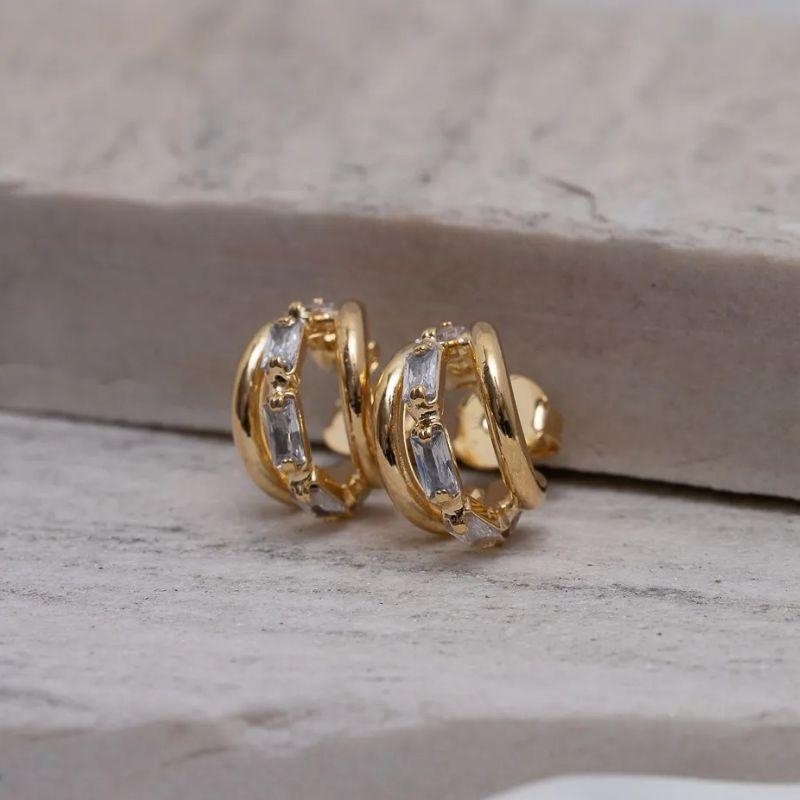 BRINCO TRIPLO COM ZIRCÔNIA BANHO OURO 18K