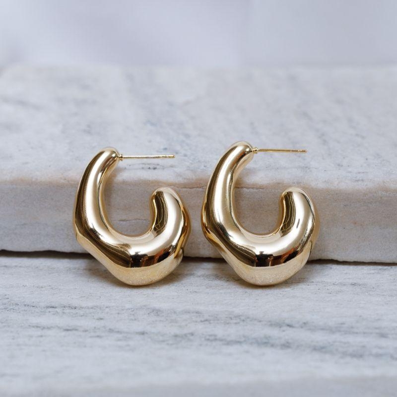 BRINCO ARGOLA PEAR ORGÂNICA BANHO OURO 18K