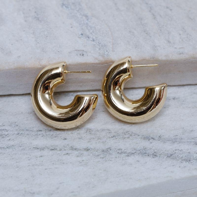 BRINCO ARGOLA TUBO ABAULADA BANHO OURO 18K