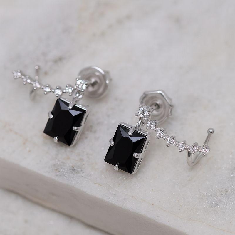 BRINCO EAR CUFF CRAVEJADO COM ZIRCÔNIAS CRISTAIS E PEDRA PRETA BANHO PRATA