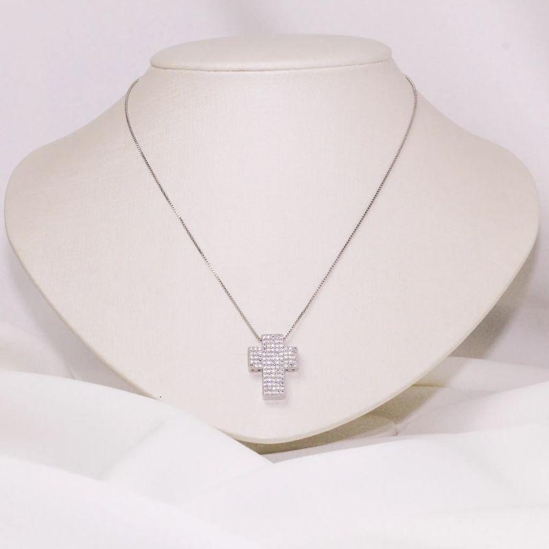 COLAR CRUZ M CRAVEJADA BANHORÓDIO BRANCO