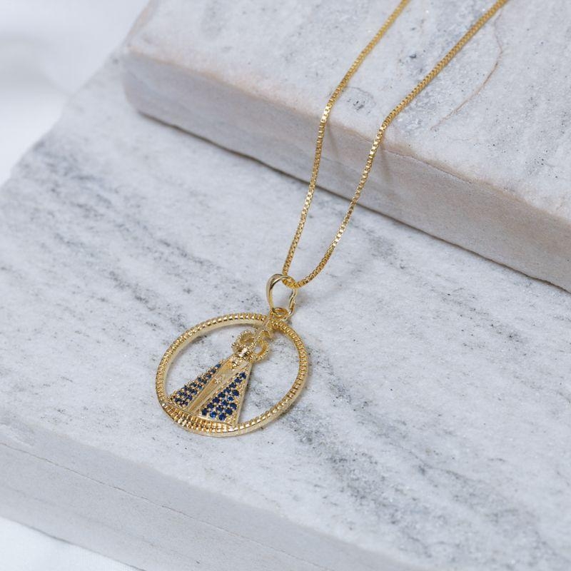 COLAR MEDALHA NOSSA SENHORA MANTO AZUL BANHO OURO 18K