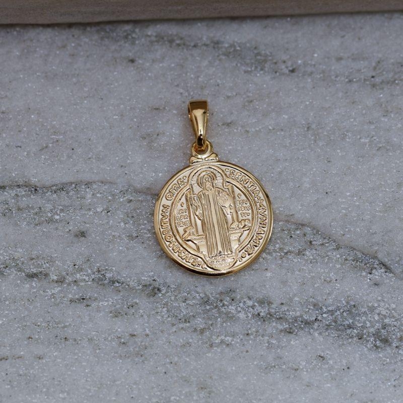 PINGENTE MEDALHA SÃO BENTO P BANHO OURO 18K