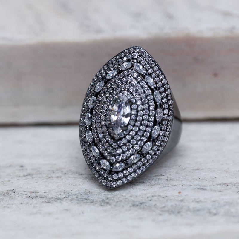 ANEL GOTA COM ZIRCÔNIAS CRISTAIS BANHO RÓDIO NEGRO