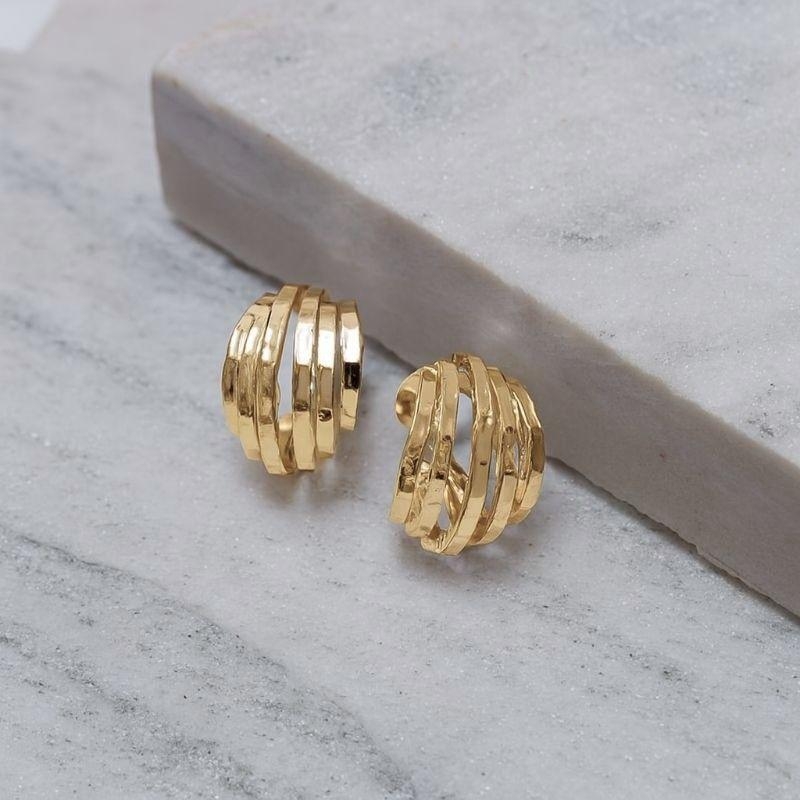 BRINCO ARGOLA 5 AROS LISOS M BANHO OURO 18K