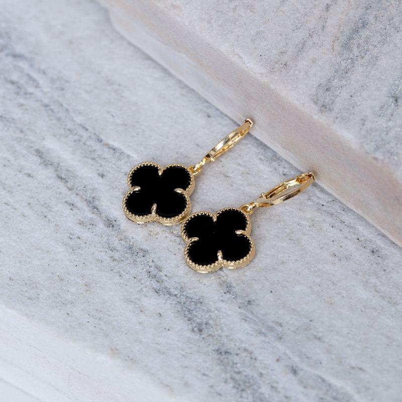 BRINCO ARGOLINHA VIRGINIA G PRETO BANHO OURO 18K