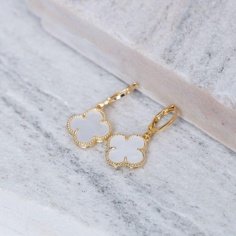 BRINCO ARGOLINHA VIRGINIA MARFIM BANHO OURO 18K