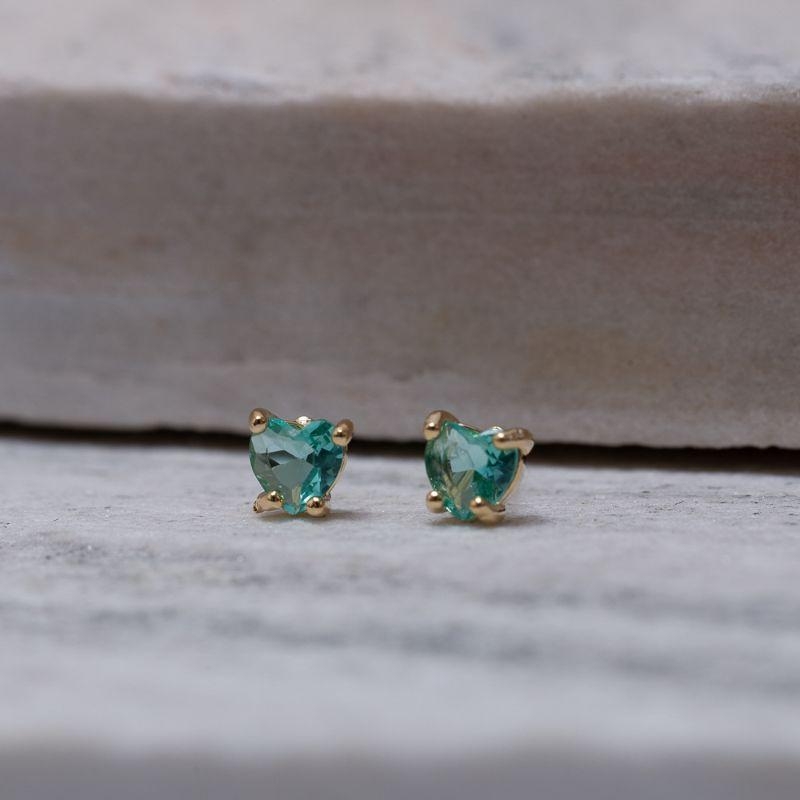 BRINCO CORAÇÃO PP COM PEDRA VERDE TIFFANY BANHO OURO 18K