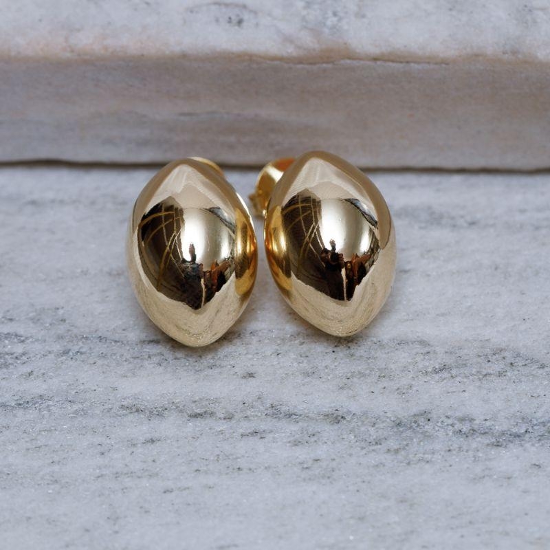 BRINCO OVAL ABAULADO LISO BANHO OURO 18K