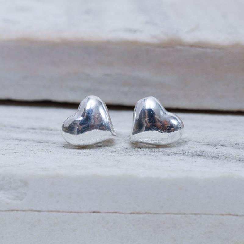 BRINCO ARGOLA CORAÇÃO IRREGULAR BANHO PRATA