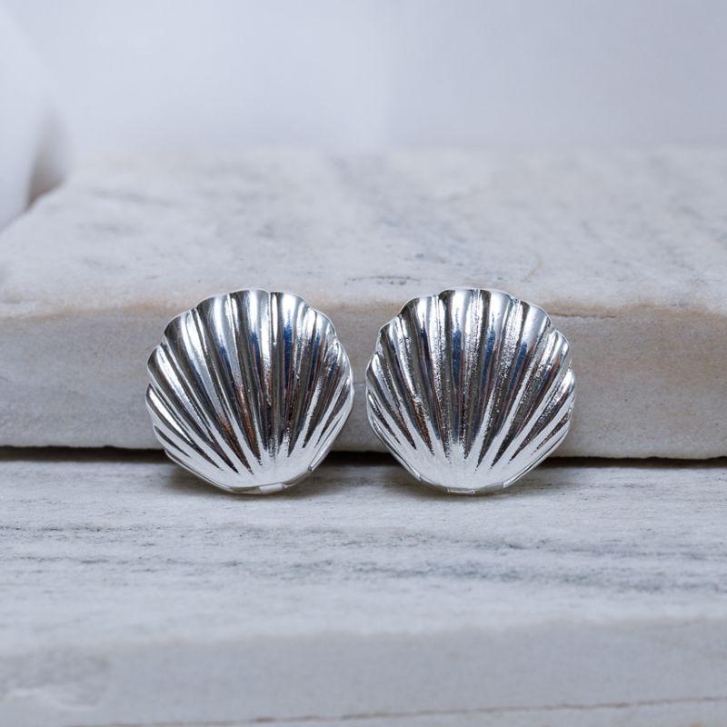 BRINCO CONCHA LISA BANHO PRATA