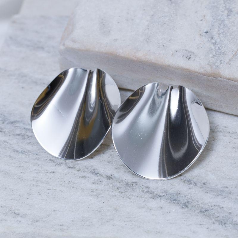 BRINCO ORGÂNICO REDONDO ONDULADO BANHO PRATA