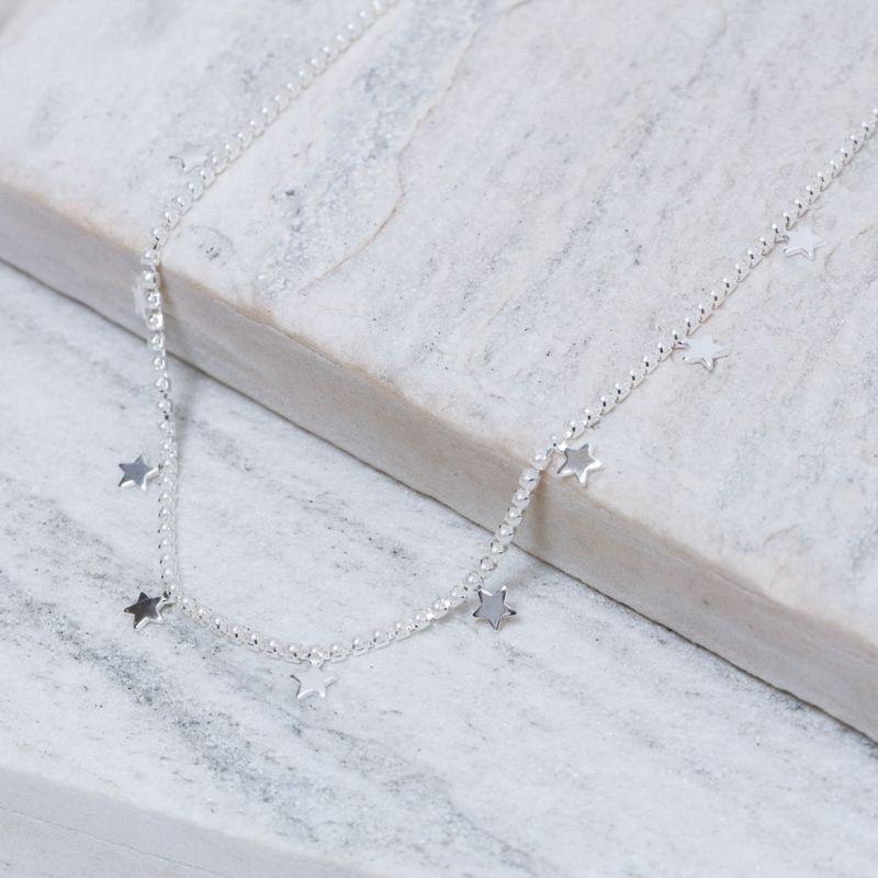 CHOKER PÉROLA RIVIERA COM ESTRELINHAS BANHO PRATA