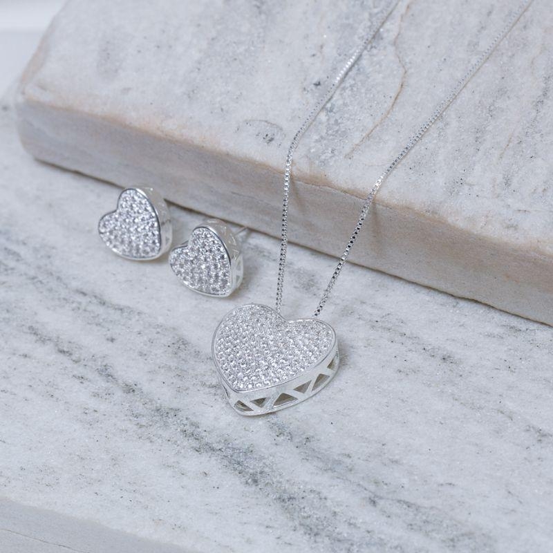 CONJUNTO CORAÇÃO CRAVEJADO BANHO PRATA