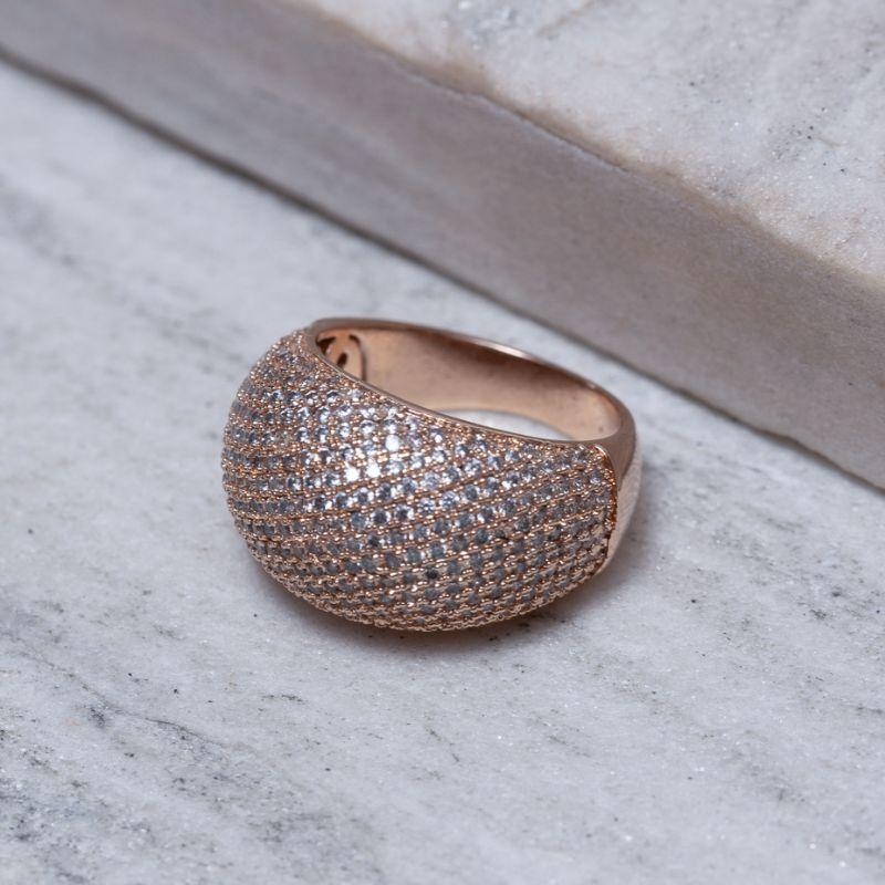 ANEL ABAULADO CRAVEJADO COM ZIRCÔNIAS BANHO ROSÉ