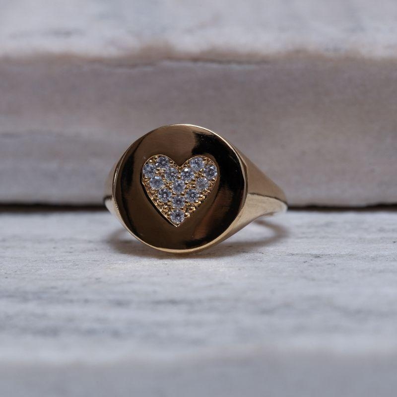 ANEL CORAÇÃO COM ZIRCÔNIAS CRISTAIS BANHO OURO 18K