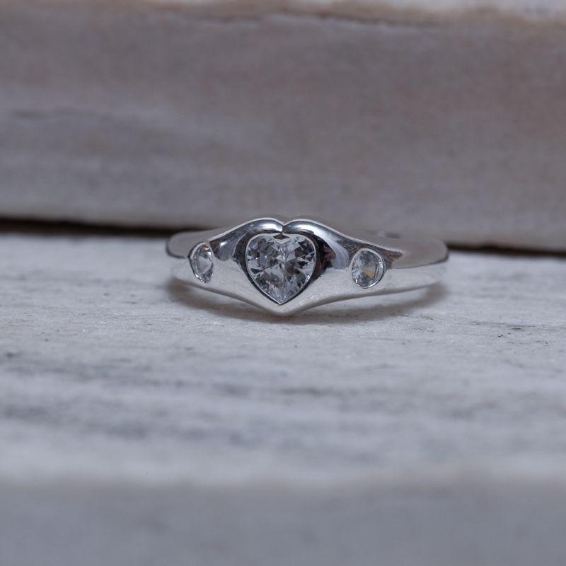 ANEL CORAÇÃO CRISTAL BANHO PRATA