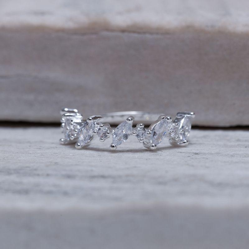 ANEL COROA DELICADO COM PEDRAS CRISTAIS BANHO PRATA