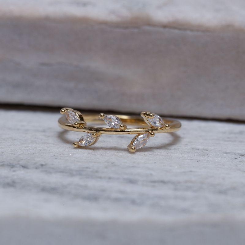 ANEL FOLHAS COM PEDRAS CRISTAIS BANHO OURO 18K