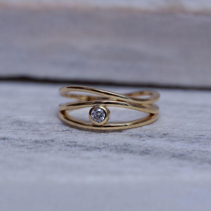 ANEL OLHO GREGO COM PEDRA CRISTAL BANHO OURO 18K