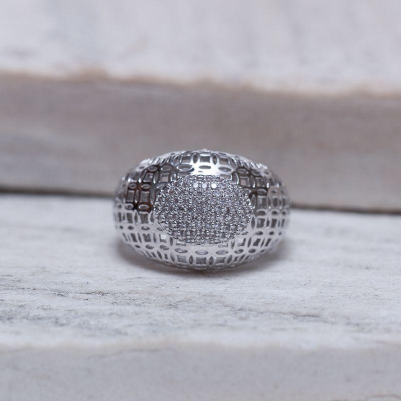 ANEL TRABALHADO COM ZIRCÔNIAS BANHO RÓDIO BRANCO