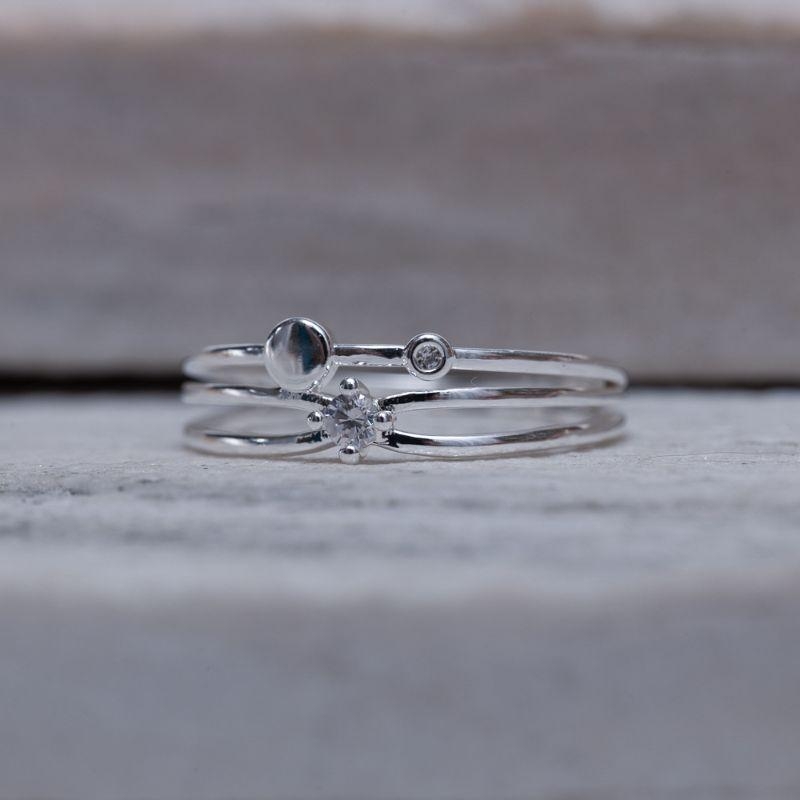 ANEL TRÊS AROS COM BOLINHA E ZIRCÔNIA BANHO PRATA