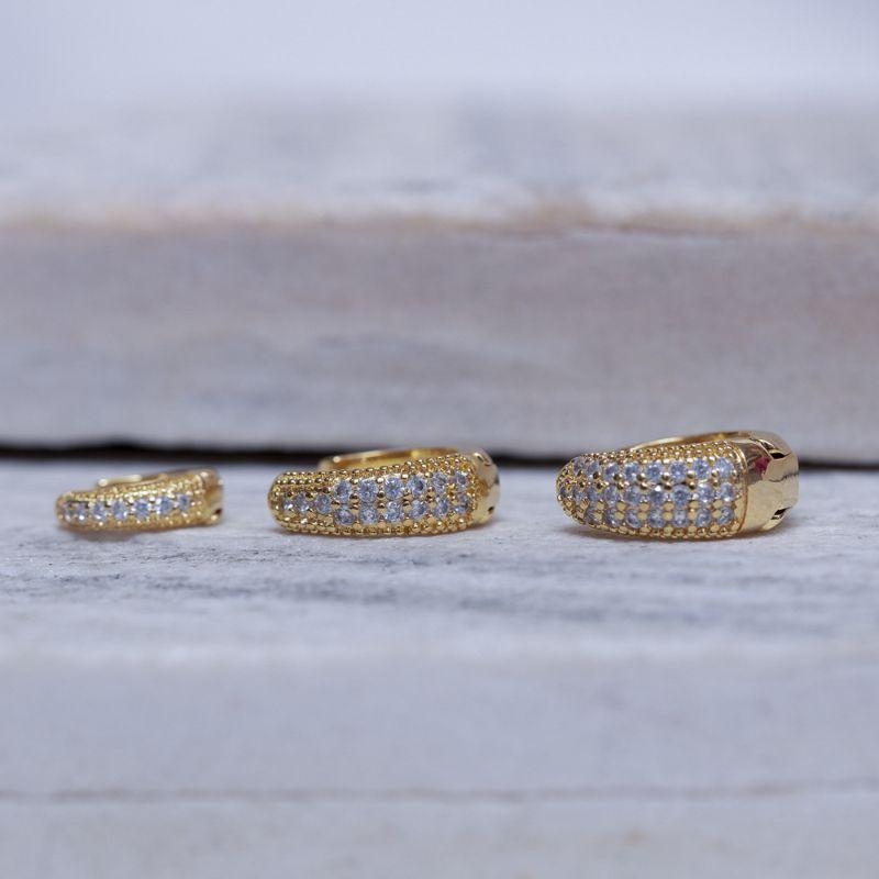 BRINCO ARGOLA OVAL G CRAVEJADA BANHO OURO 18K