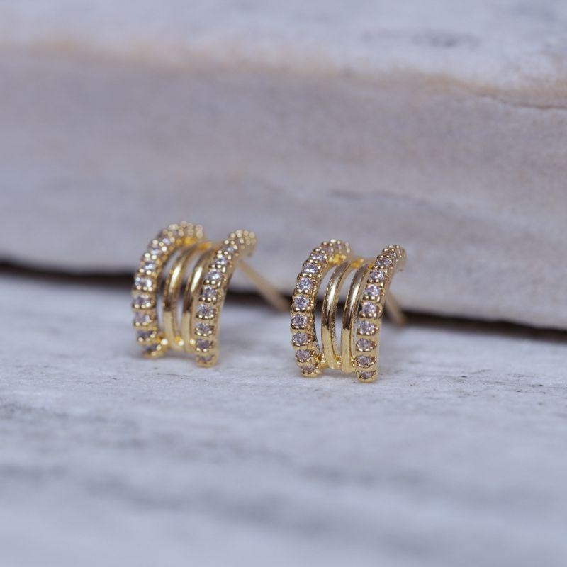 BRINCO MEIA ARGOLA CRAVEJADA BANHO OURO 18K