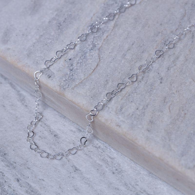 CHOKER ELOS CORAÇÕES BANHO PRATA