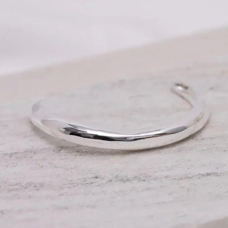 BRACELETE LISO ORGÂNICO GROSSO BANHO PRATA