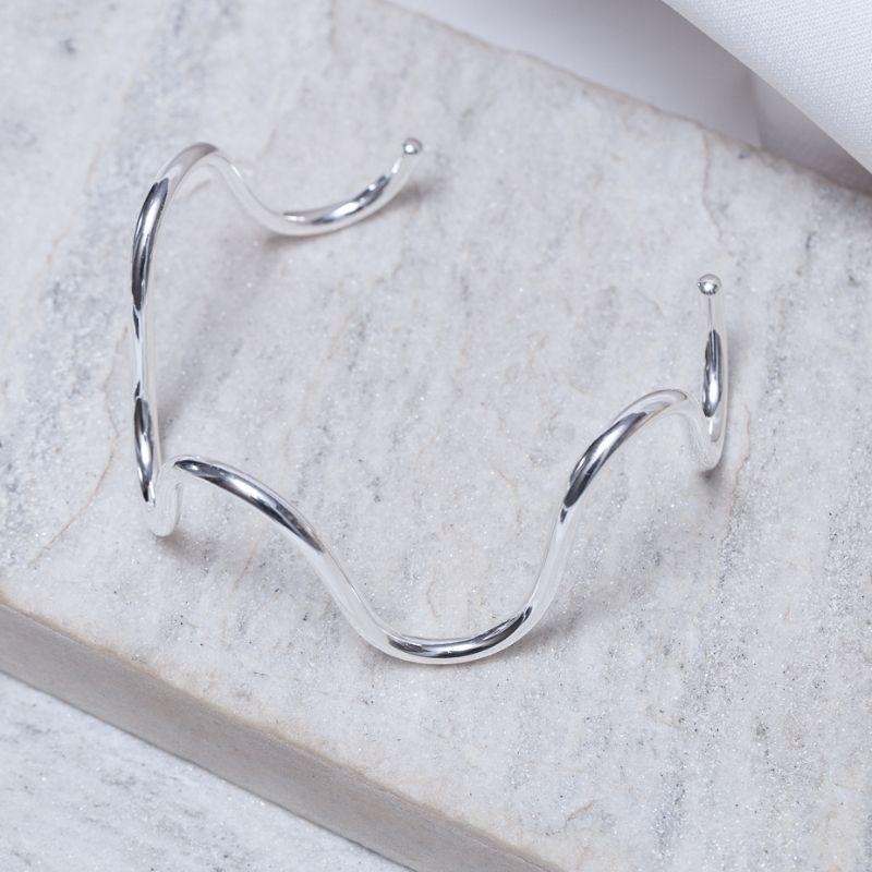 BRACELETE ONDULADO LISO GROSSO BANHO PRATA