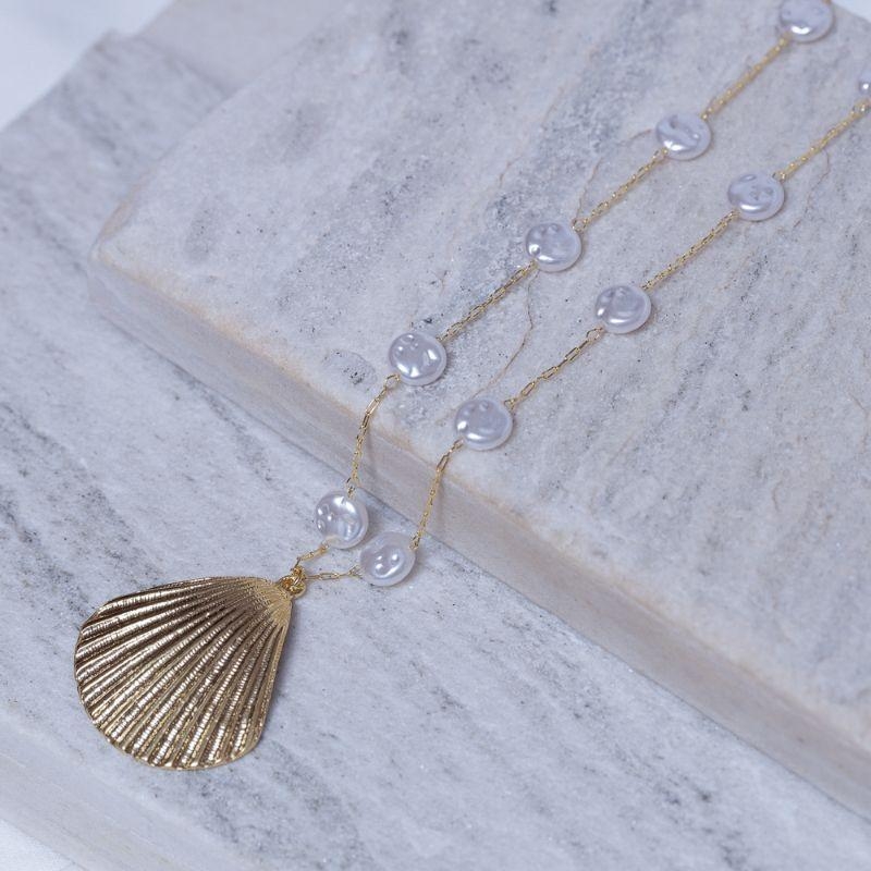 CHOKER PÉROLA COM  PINGENTE DE CONCHA BANHO OURO 18K