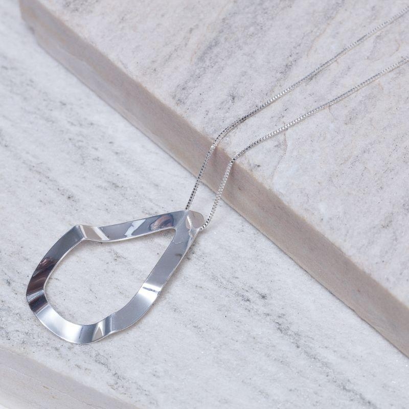 COLAR GOTA VAZADA BANHO PRATA