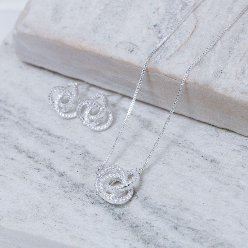 CONJUNTO CÍRCULO TRIPLO CRAVEJADO BANHO PRATA