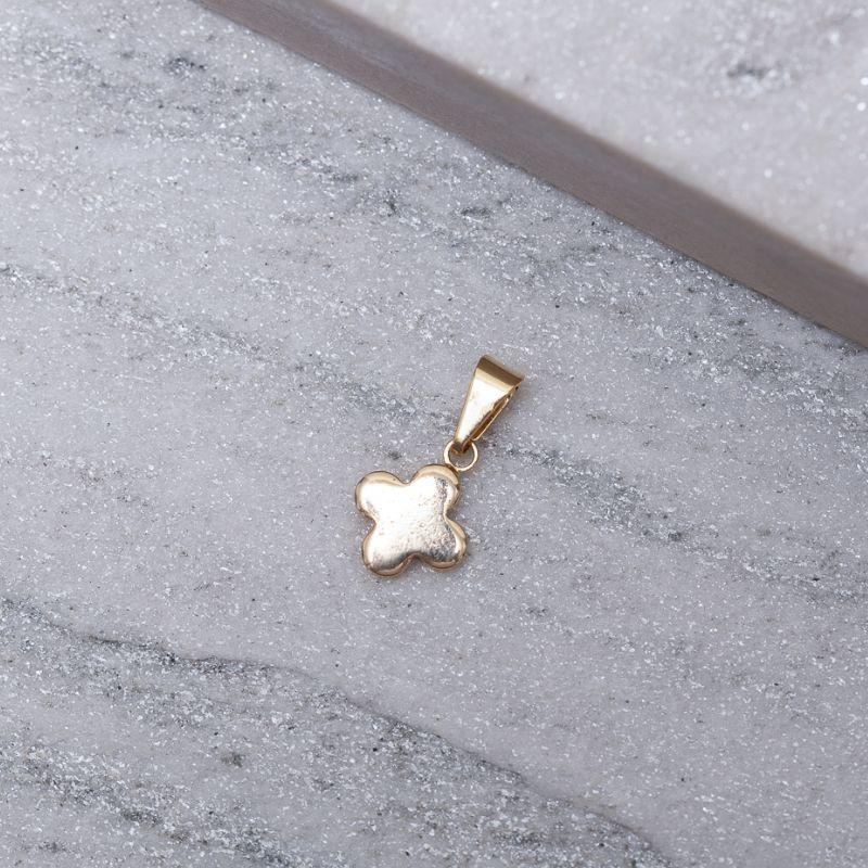 PINGENTE TREVO LISO PP BANHO OURO 18K