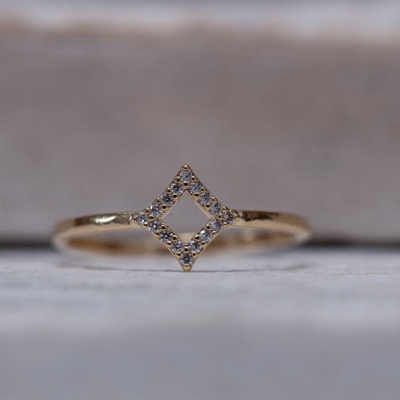 ANEL LOSANGO CRAVEJADO BANHO OURO 18K
