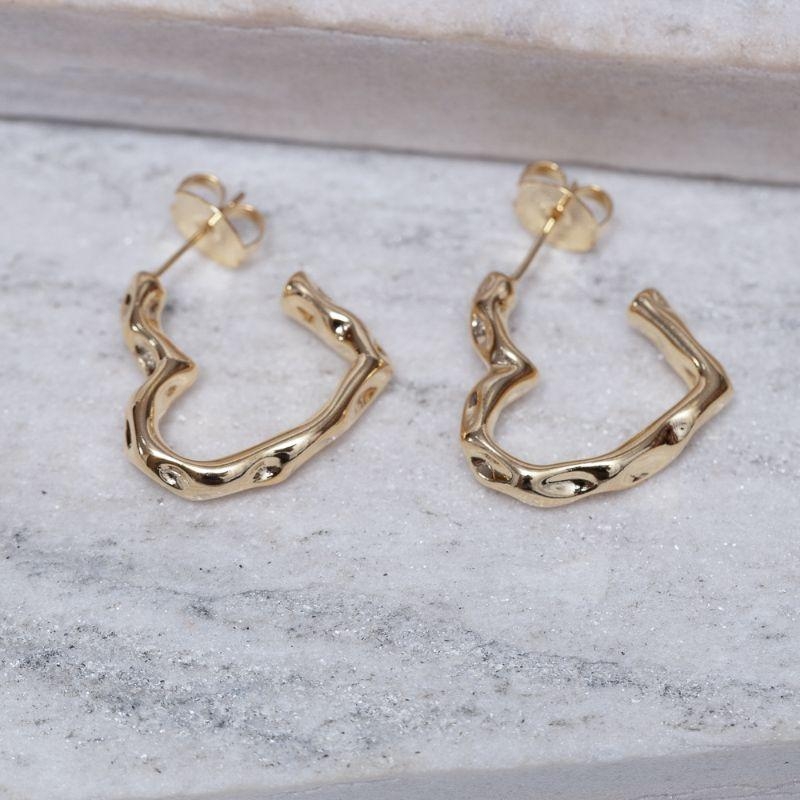 BRINCO CORAÇÃO ORGÂNICO BANHO OURO 18K